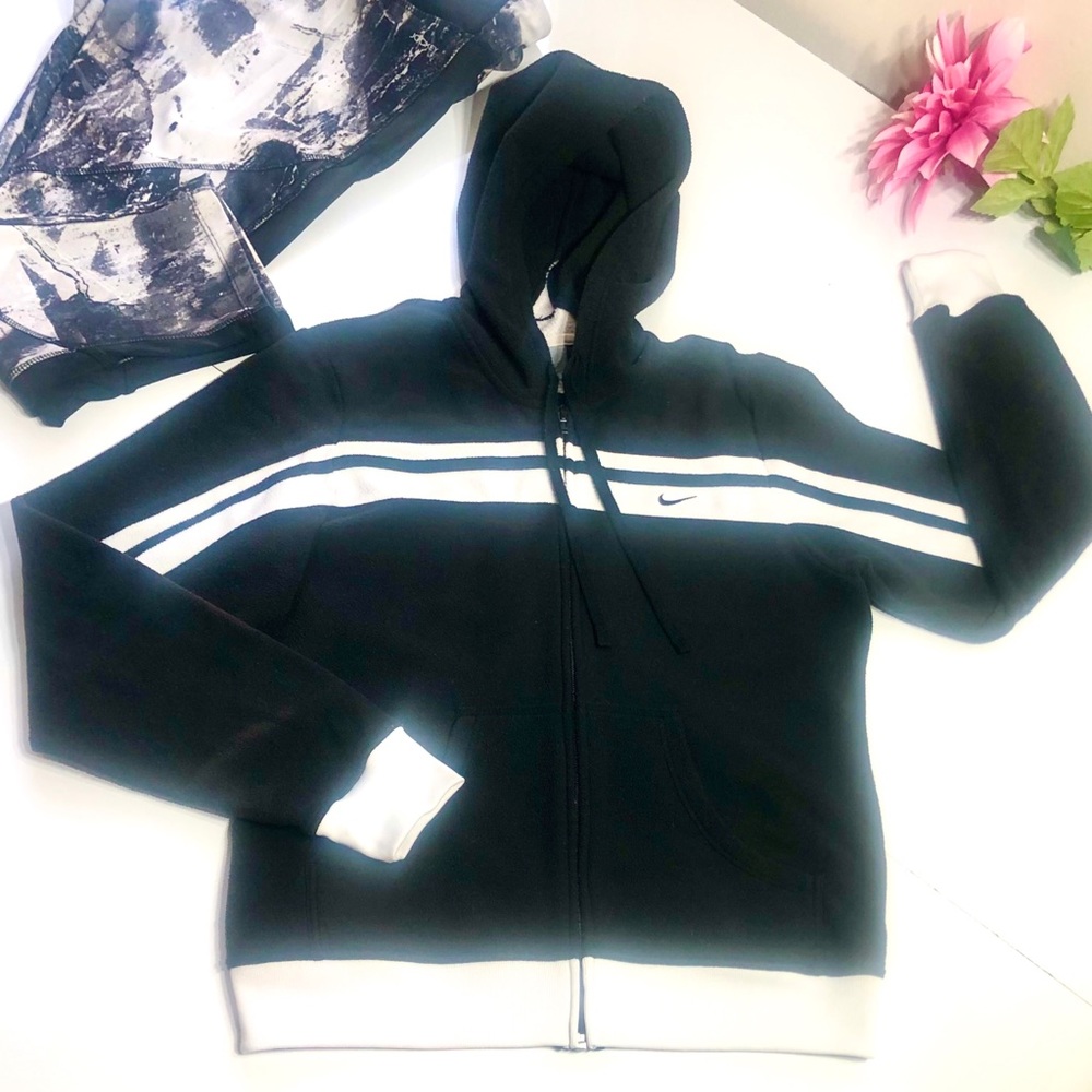Nike zip up black jacket size M
